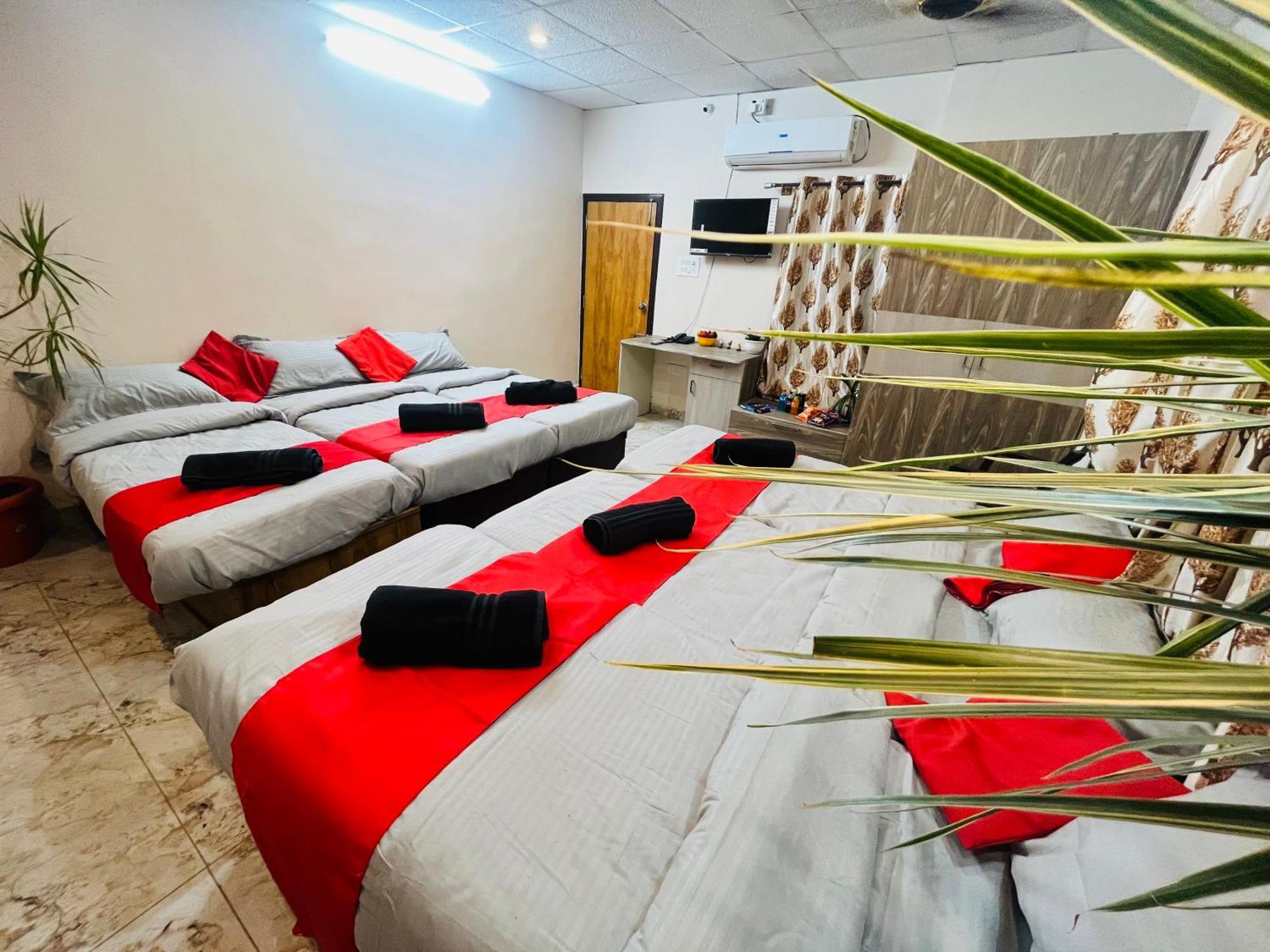 Adh Hazel Wood Hotel ไมซอร์ ภายนอก รูปภาพ